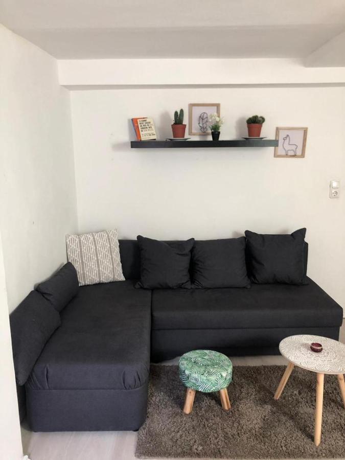 Bescheidene Untergeschoss Wohnung In Guter Lage. Colonia Esterno foto