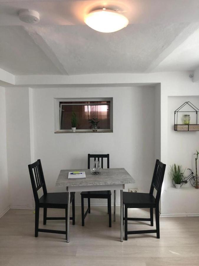 Bescheidene Untergeschoss Wohnung In Guter Lage. Colonia Esterno foto